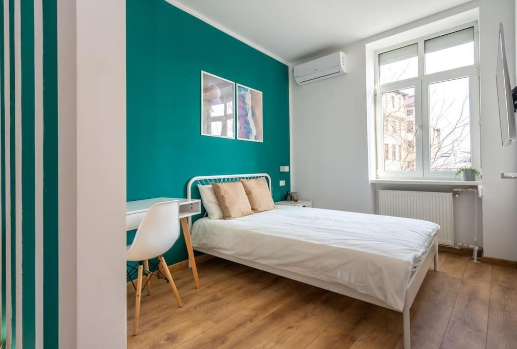 Holiday Vibe - 2R Apartment In Piata Romana Бухарест Екстер'єр фото