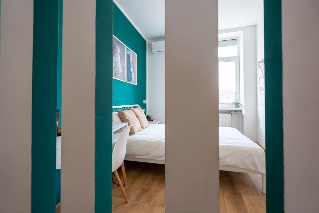 Holiday Vibe - 2R Apartment In Piata Romana Бухарест Екстер'єр фото