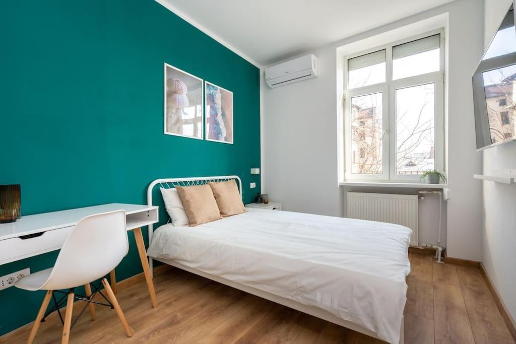 Holiday Vibe - 2R Apartment In Piata Romana Бухарест Екстер'єр фото