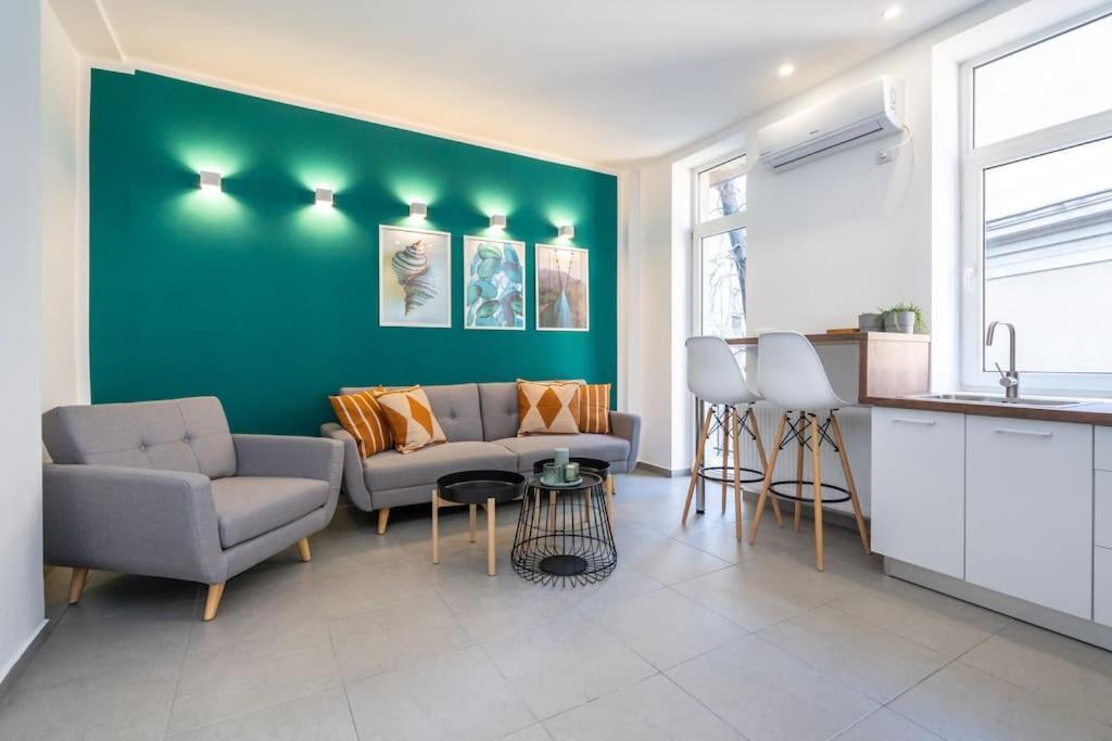 Holiday Vibe - 2R Apartment In Piata Romana Бухарест Екстер'єр фото